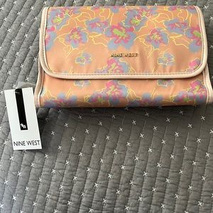 NWT Nine West Hanging Travel Organizer
